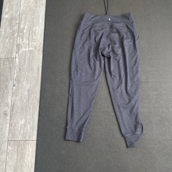 Lolë Joggers - Picture 2 of 4